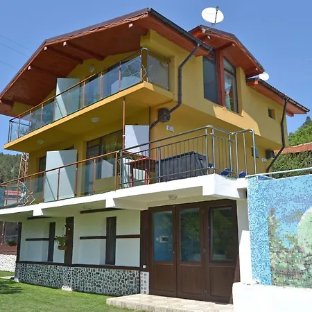 суни транс Szmoljan
